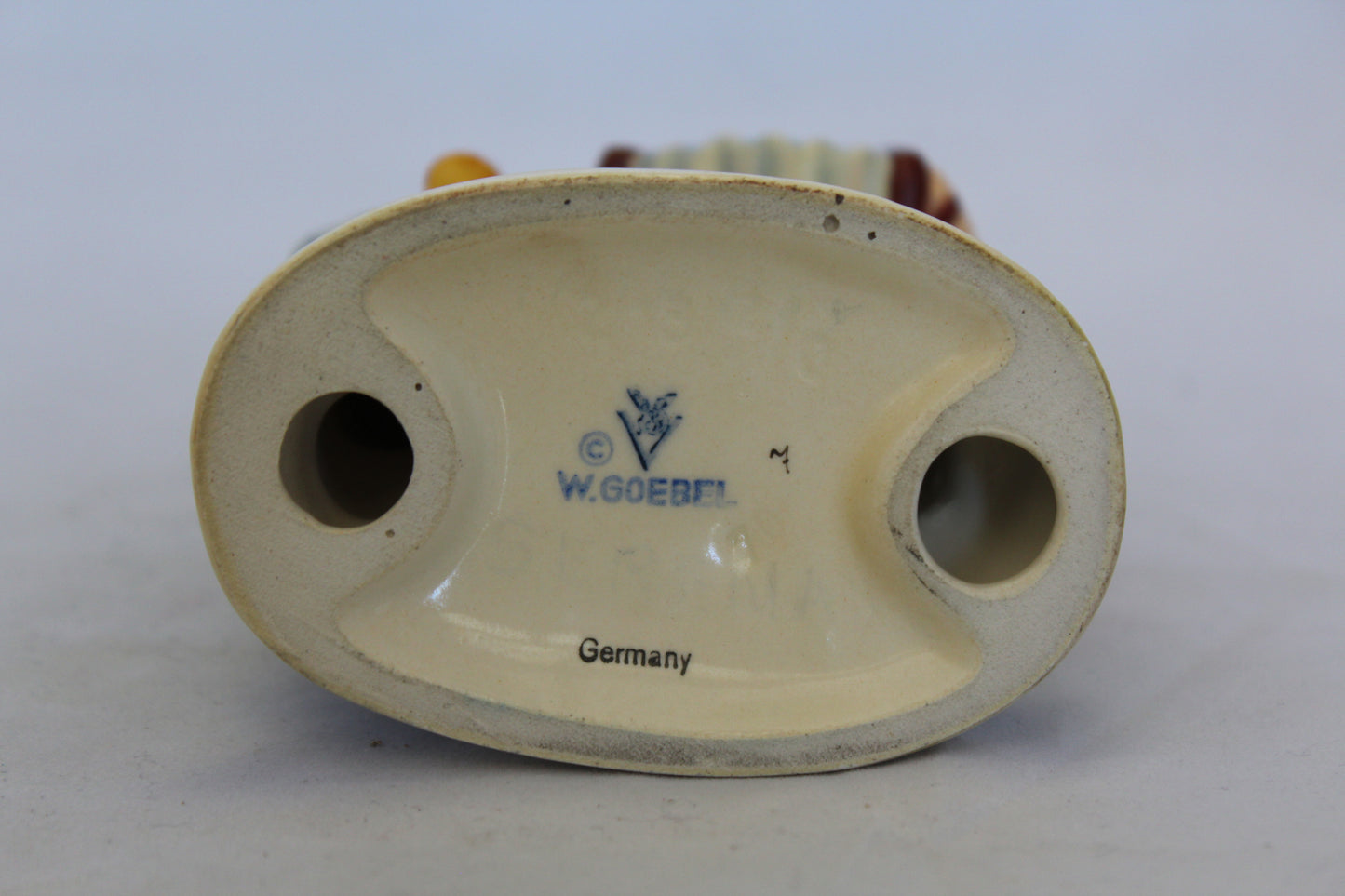 HUMMEL BIRTHDAY SERENADE FIGURINE