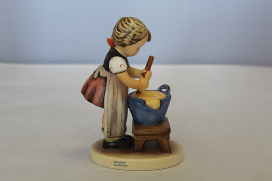 HUMMEL BAKING DAY FIGURINE