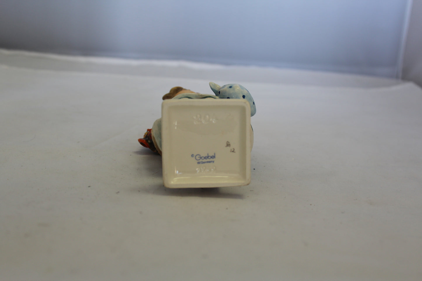 HUMMEL WEARY WANDERER FIGURINE