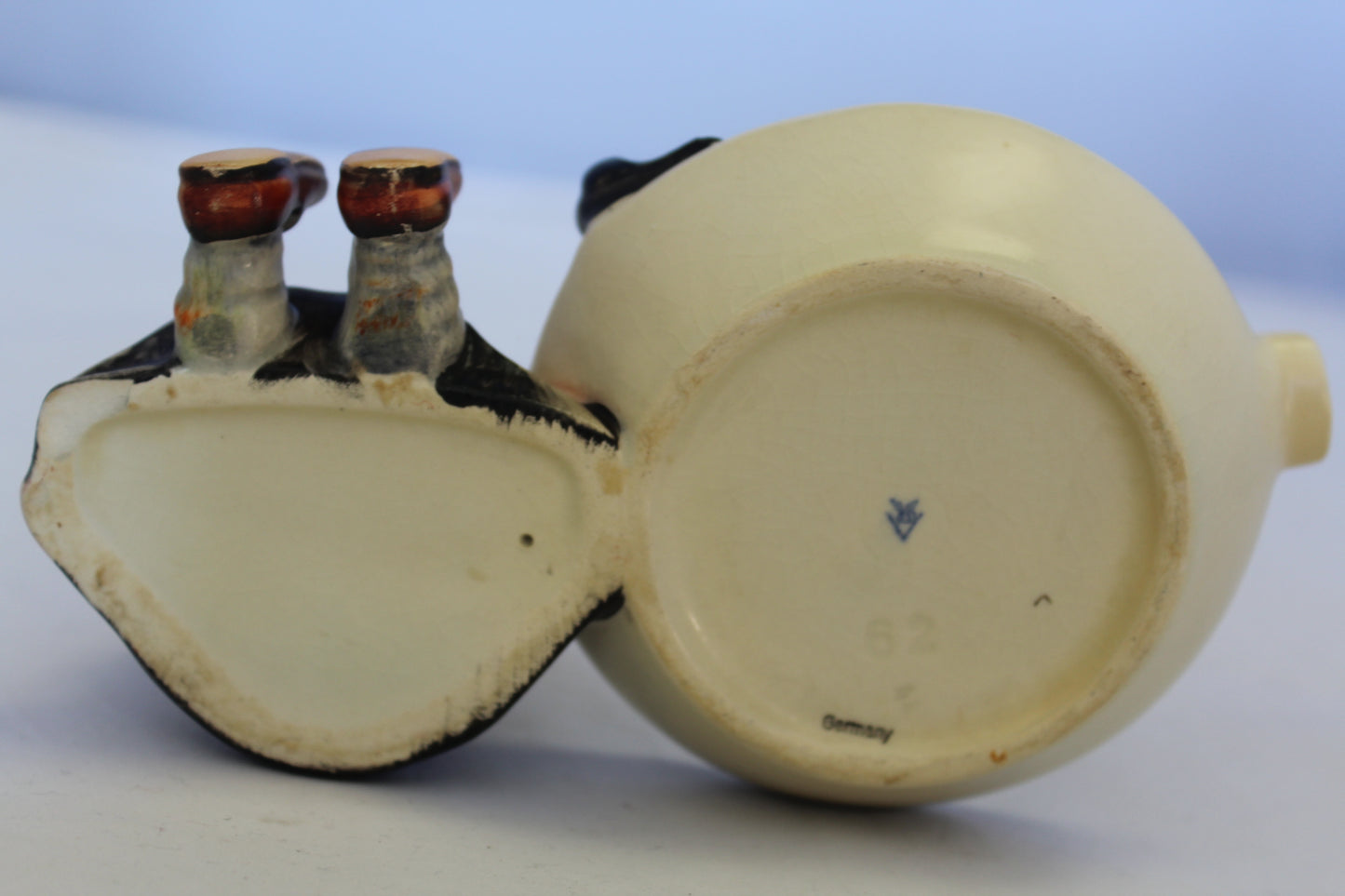 HUMMEL HAPPY PASTTIME FIGURINE