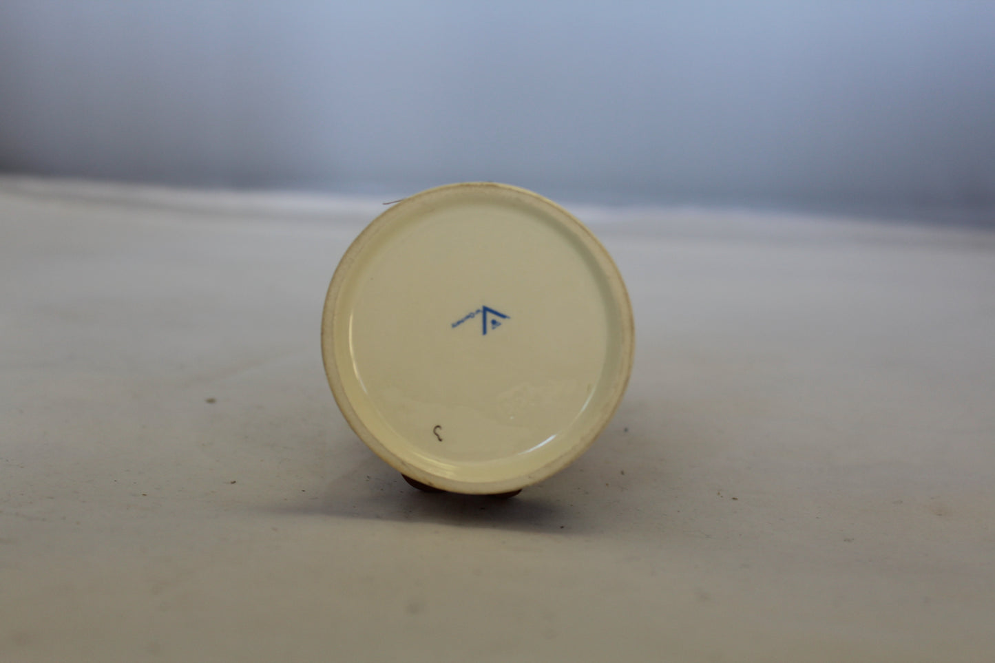 HUMMEL MOTHERS HELPER FIGURINE