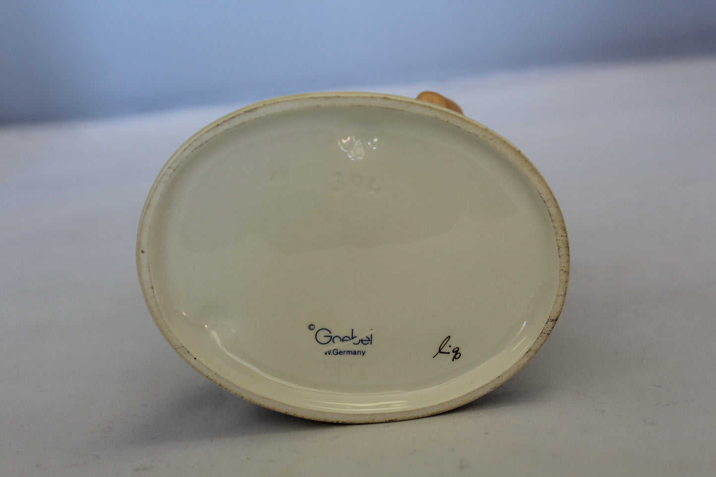 HUMMEL TIMID LITTLE SISTER FIGURINE