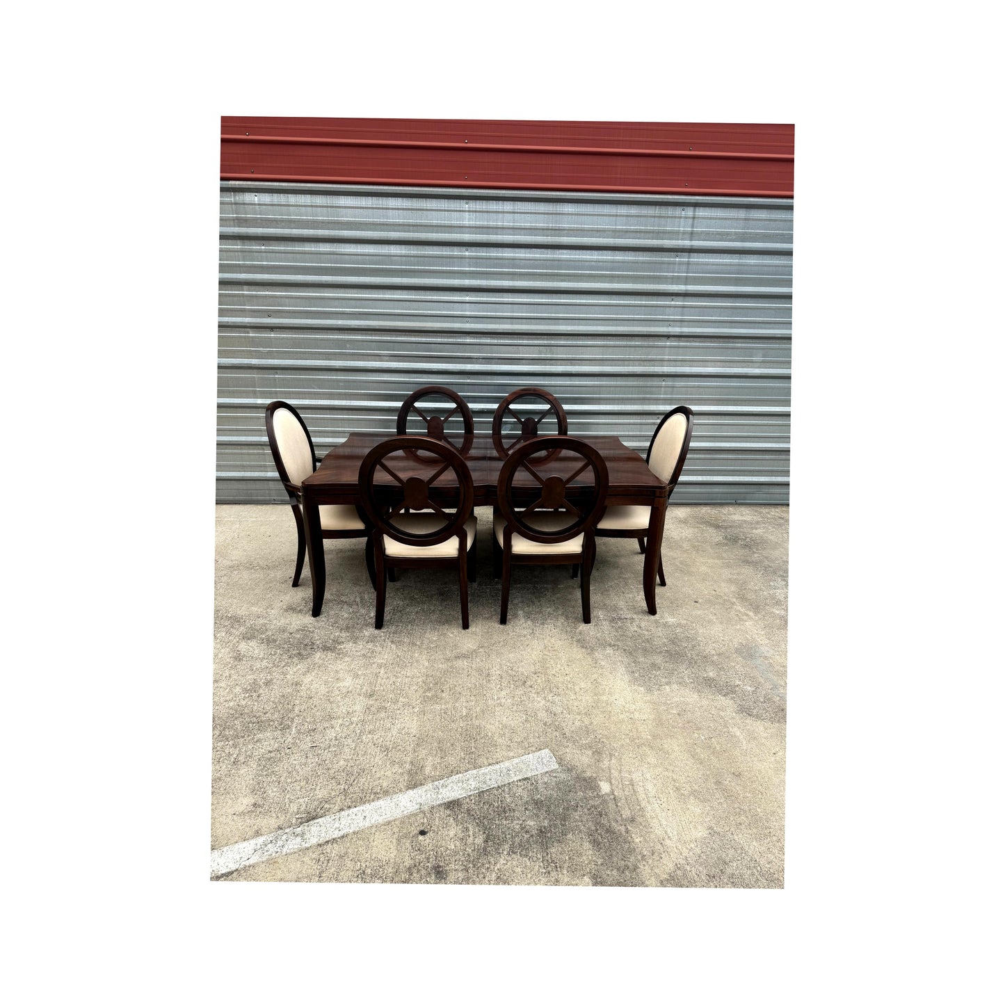 Table w/ Chairs