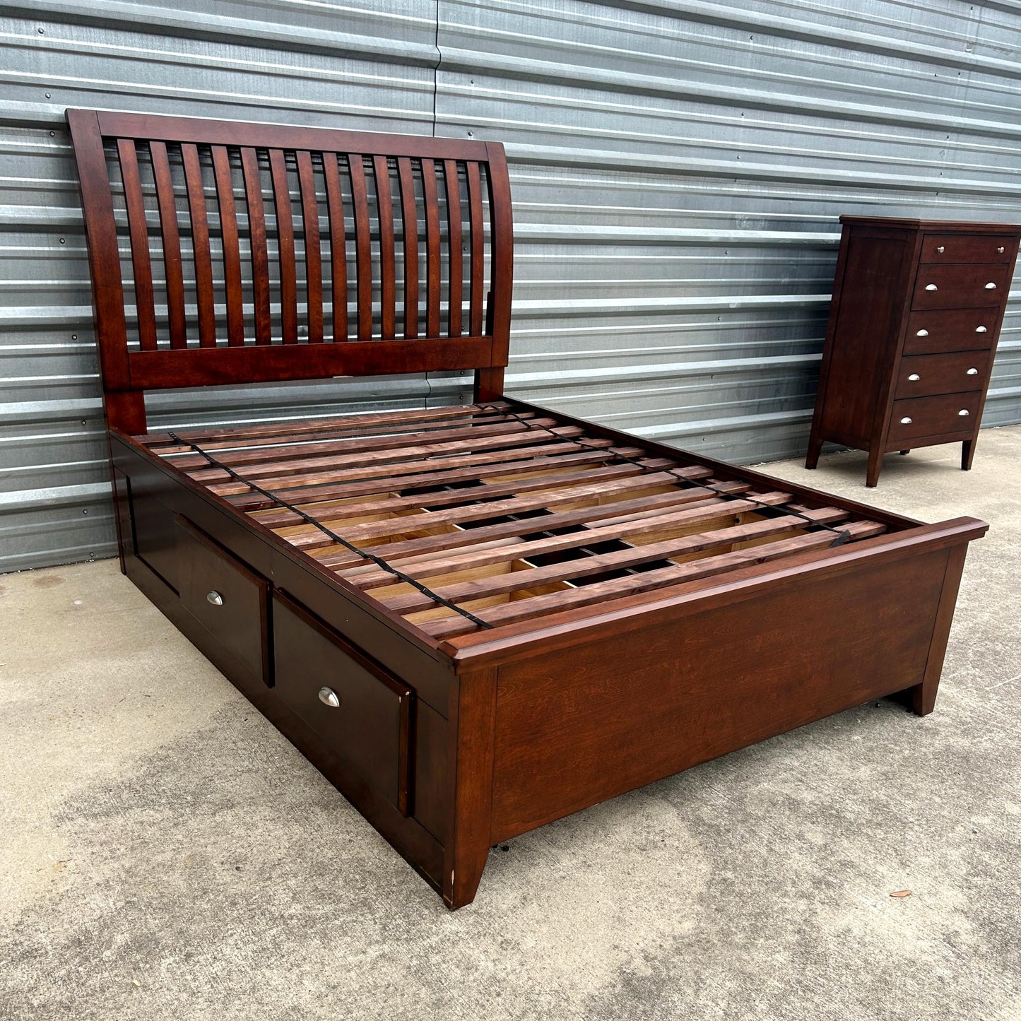 Queen Bed With Under Drawers