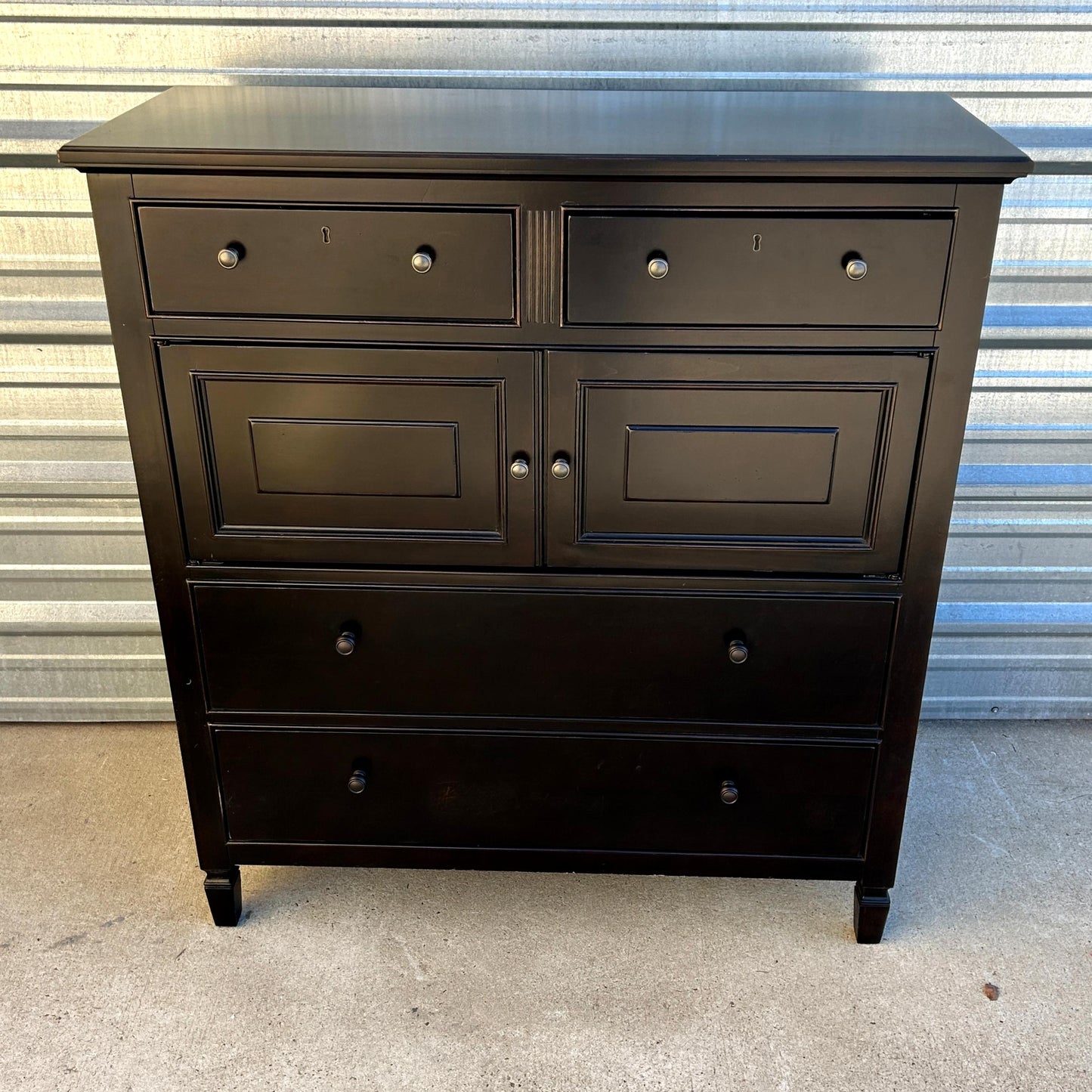 Summer Hill   Dressing Chest