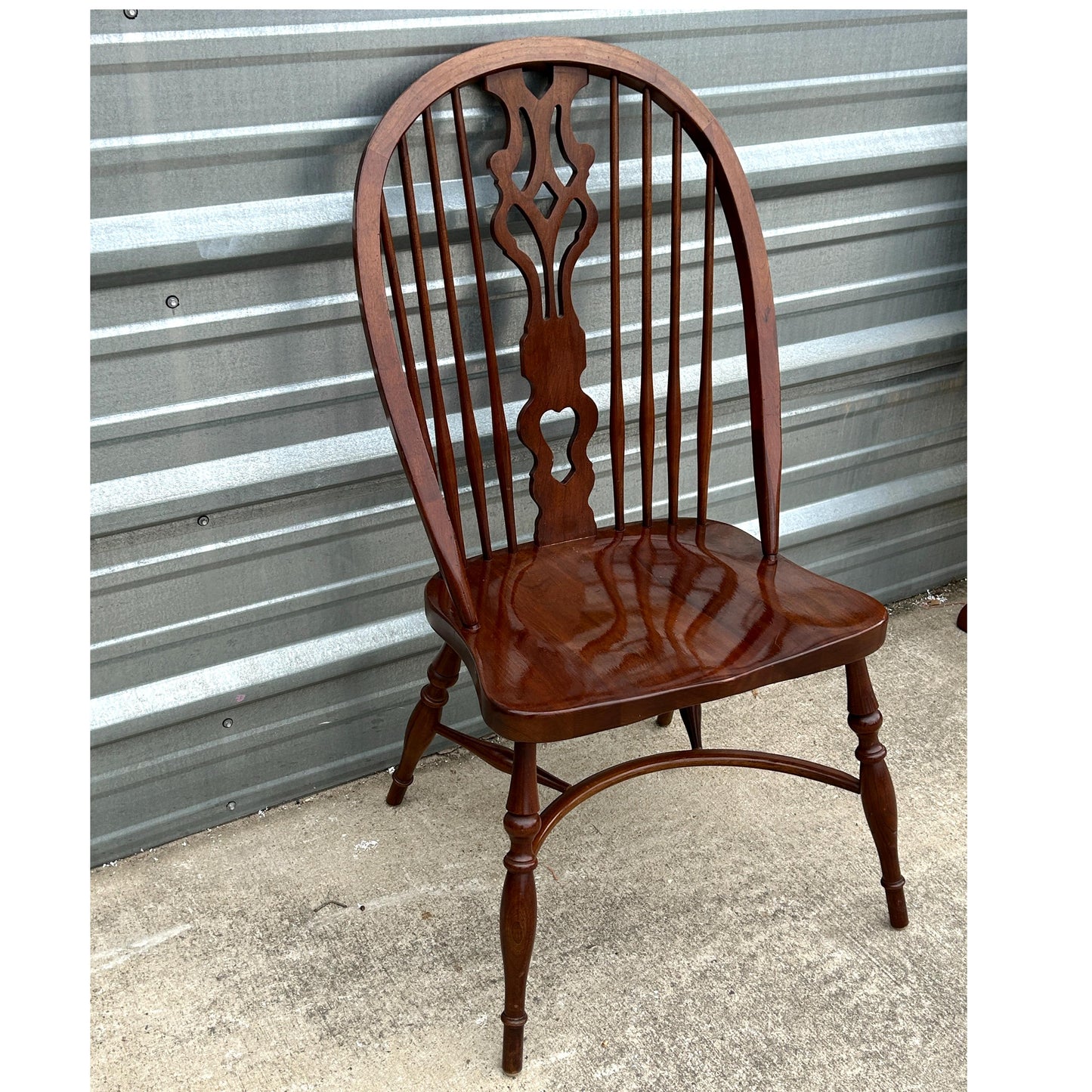4 Windsor Dining Chairs