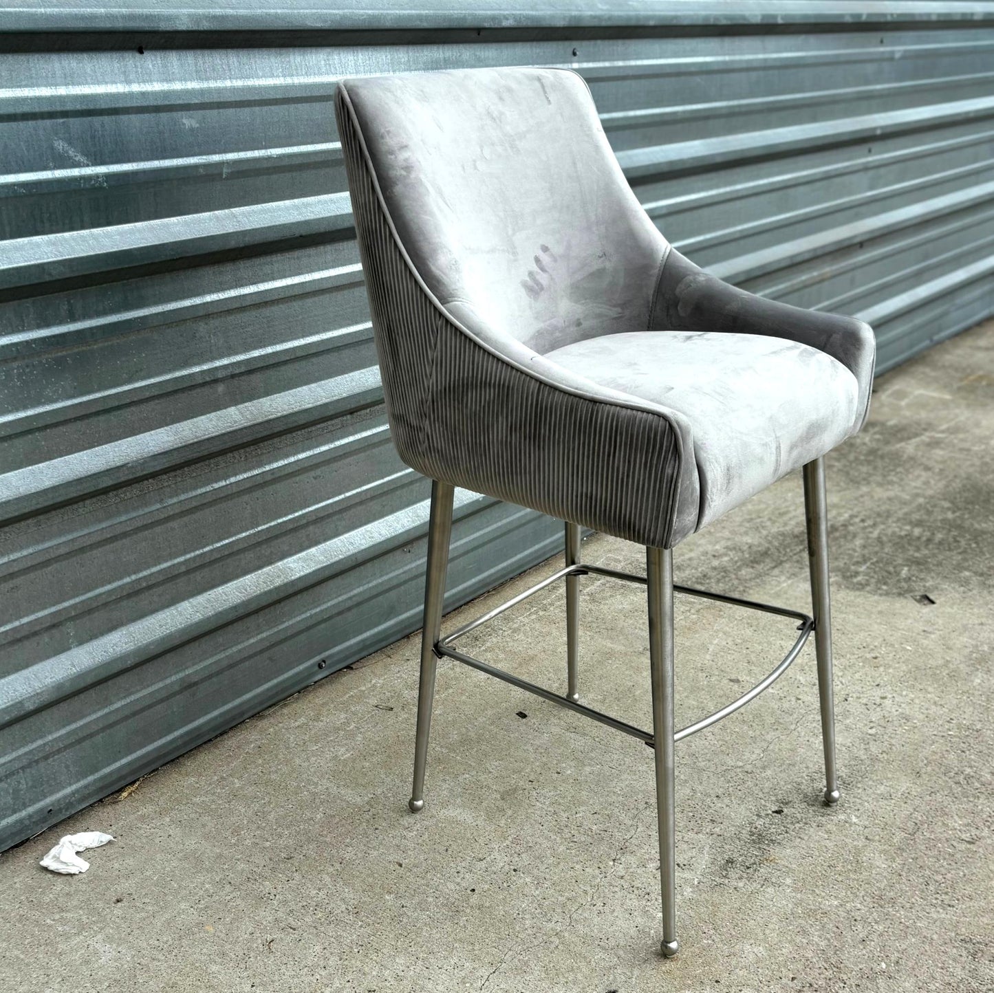 Set of 4 Pleated Light Gray Velvet Bar Stools