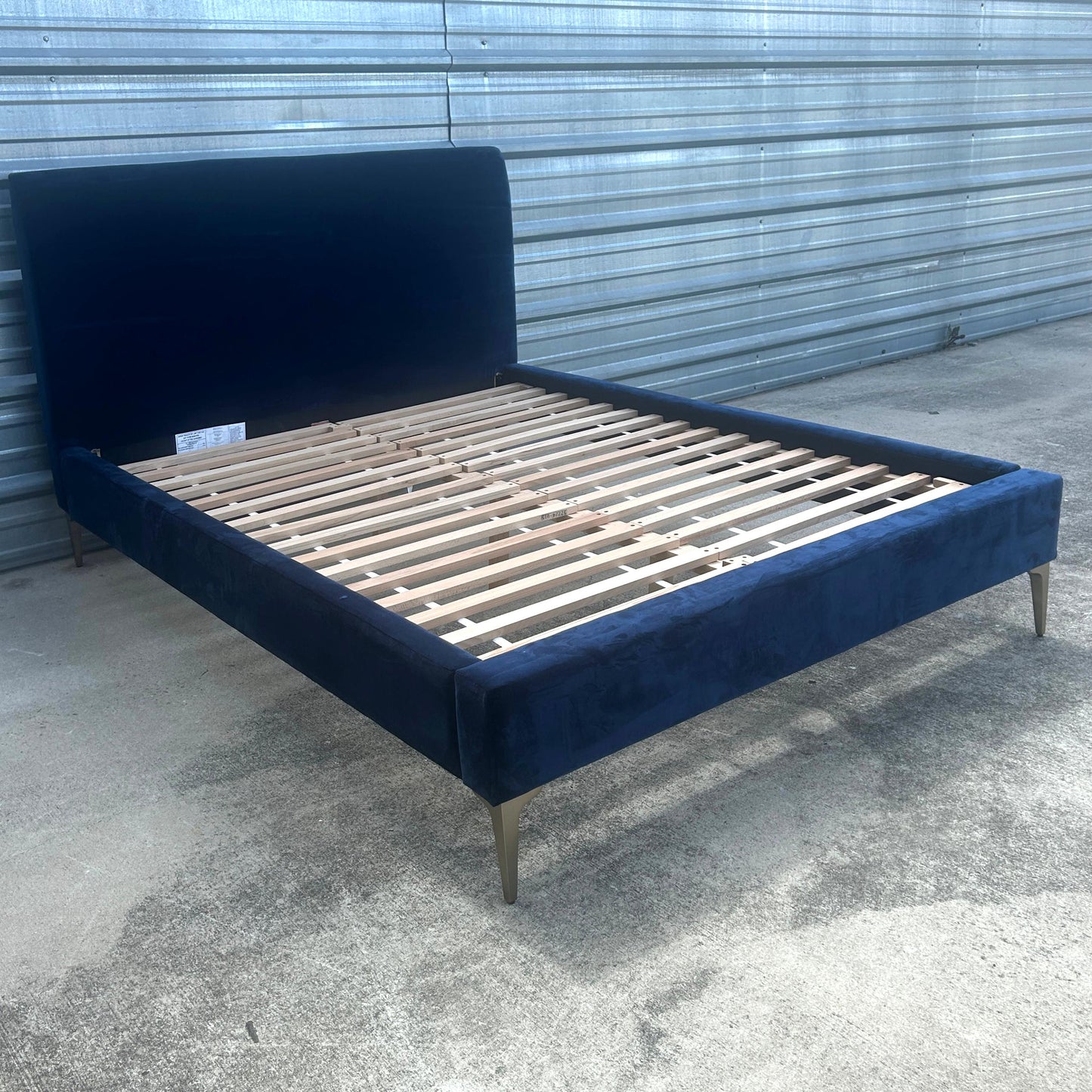 Andes Queen Bed