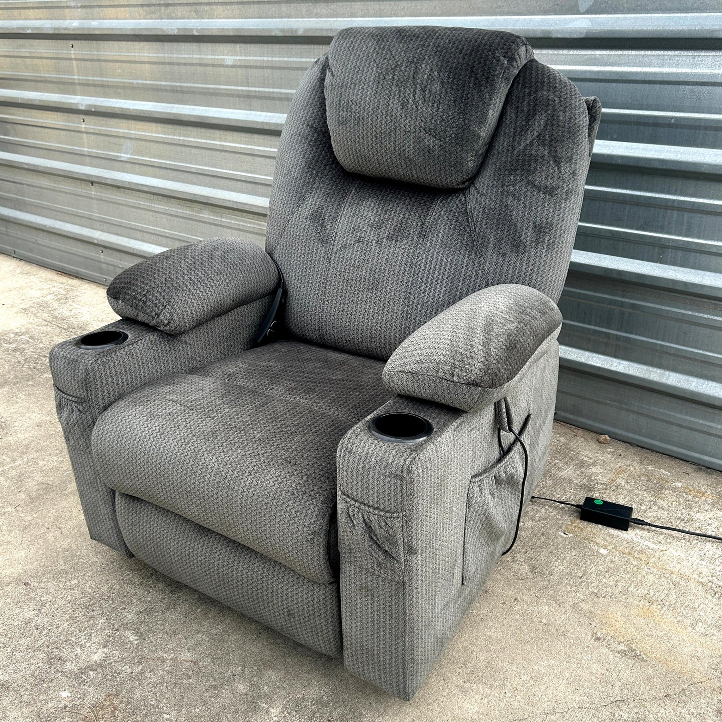 Mc Comb Small Power Lift Recliner