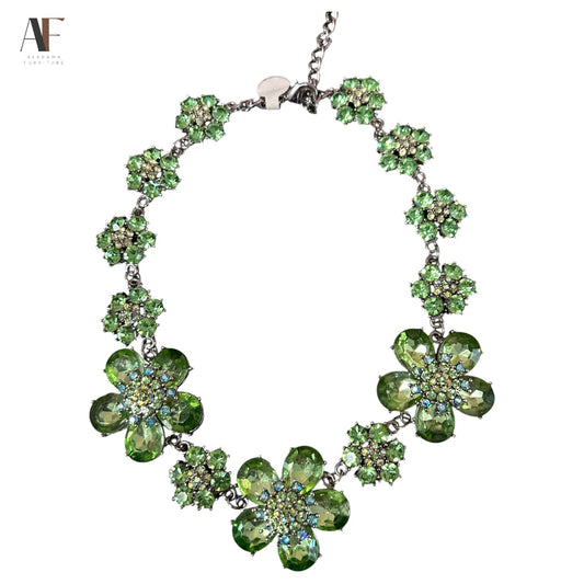 GREEN FLOWER NECKLACE