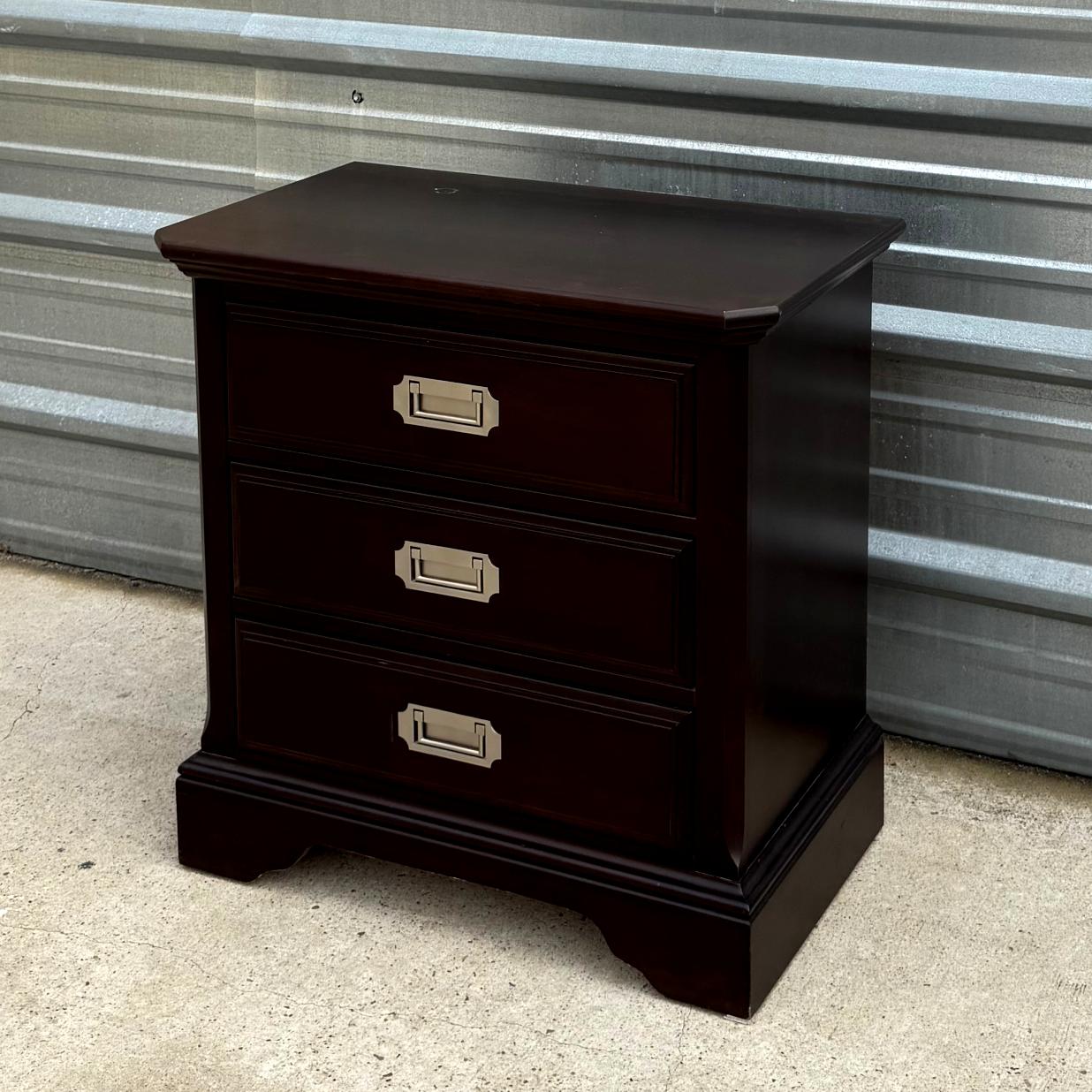 Bassett Pair of Nightstands