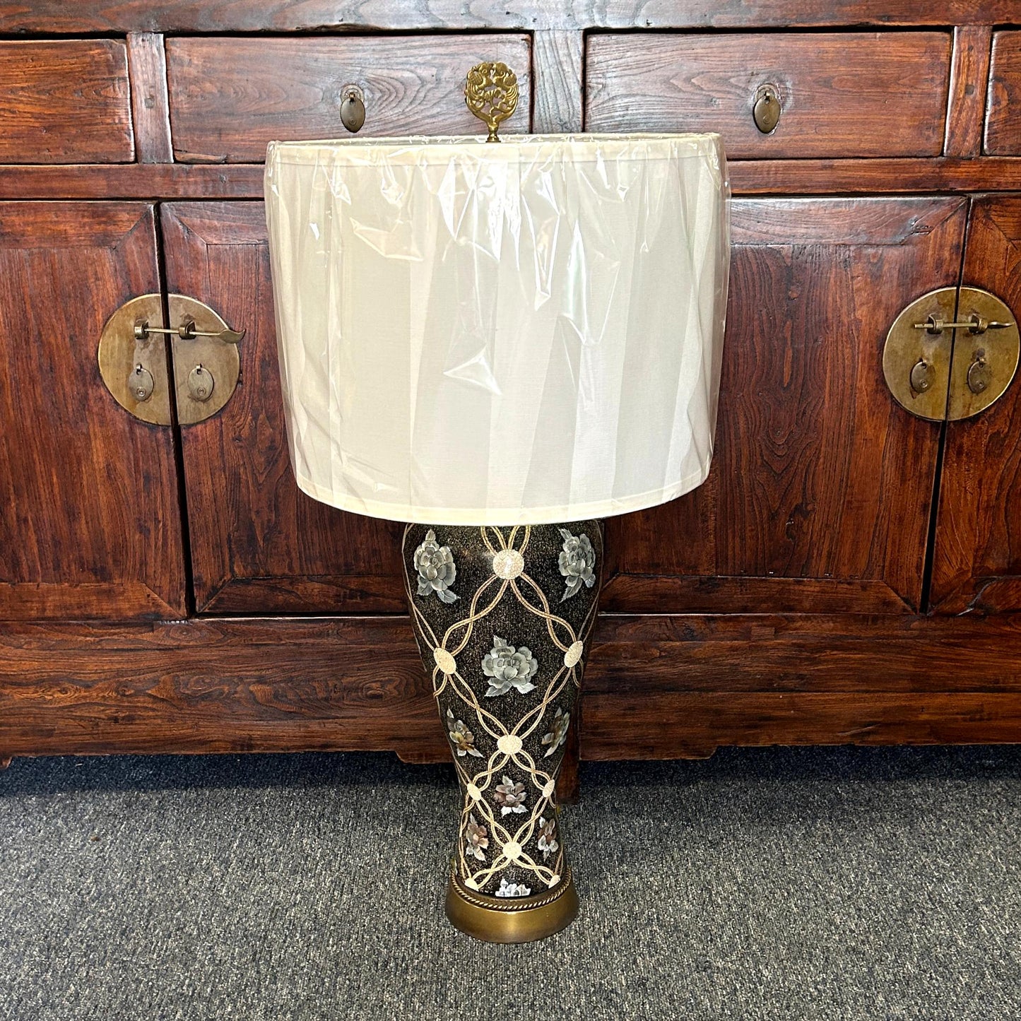 Mother Of Pearl Inlaid Lamp