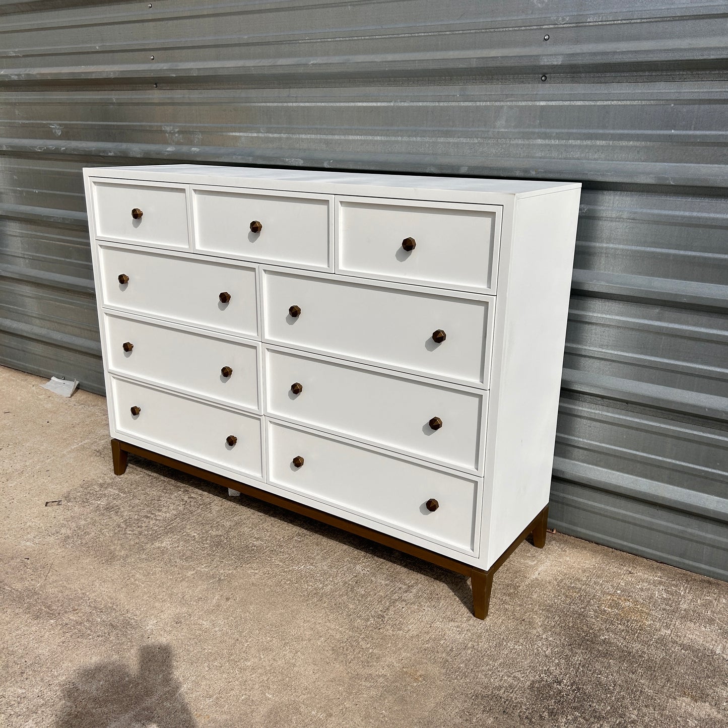 Legacy Chelsea 9 Drawer Dresser