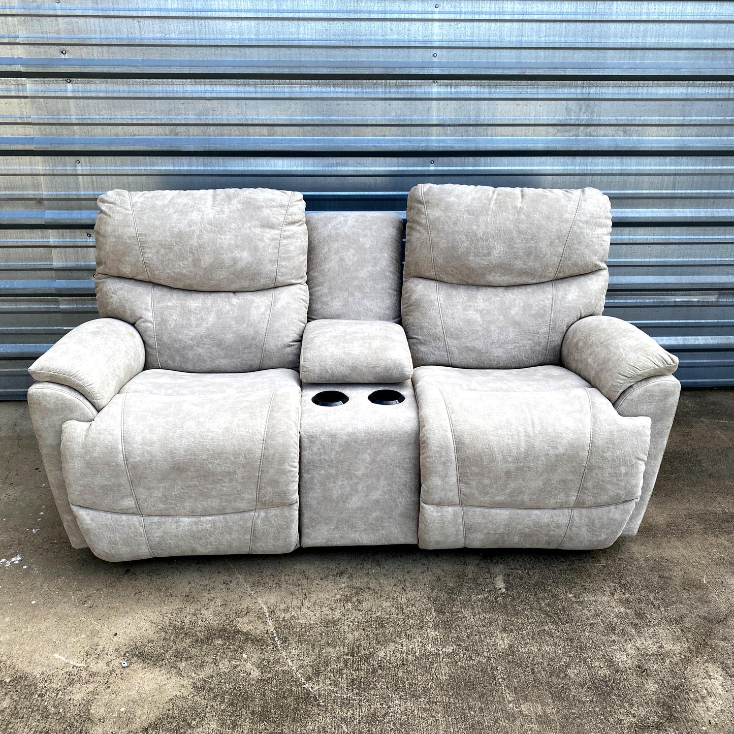 La-Z-Boy Trouper Double Reclining Sofa