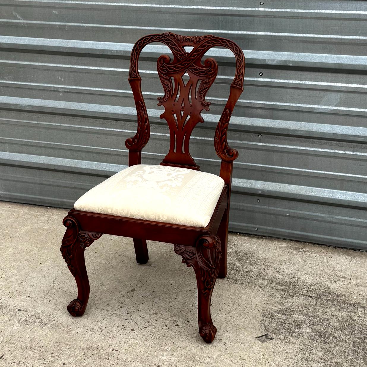 Mahogany Chippendale Table w/ 8 Chairs