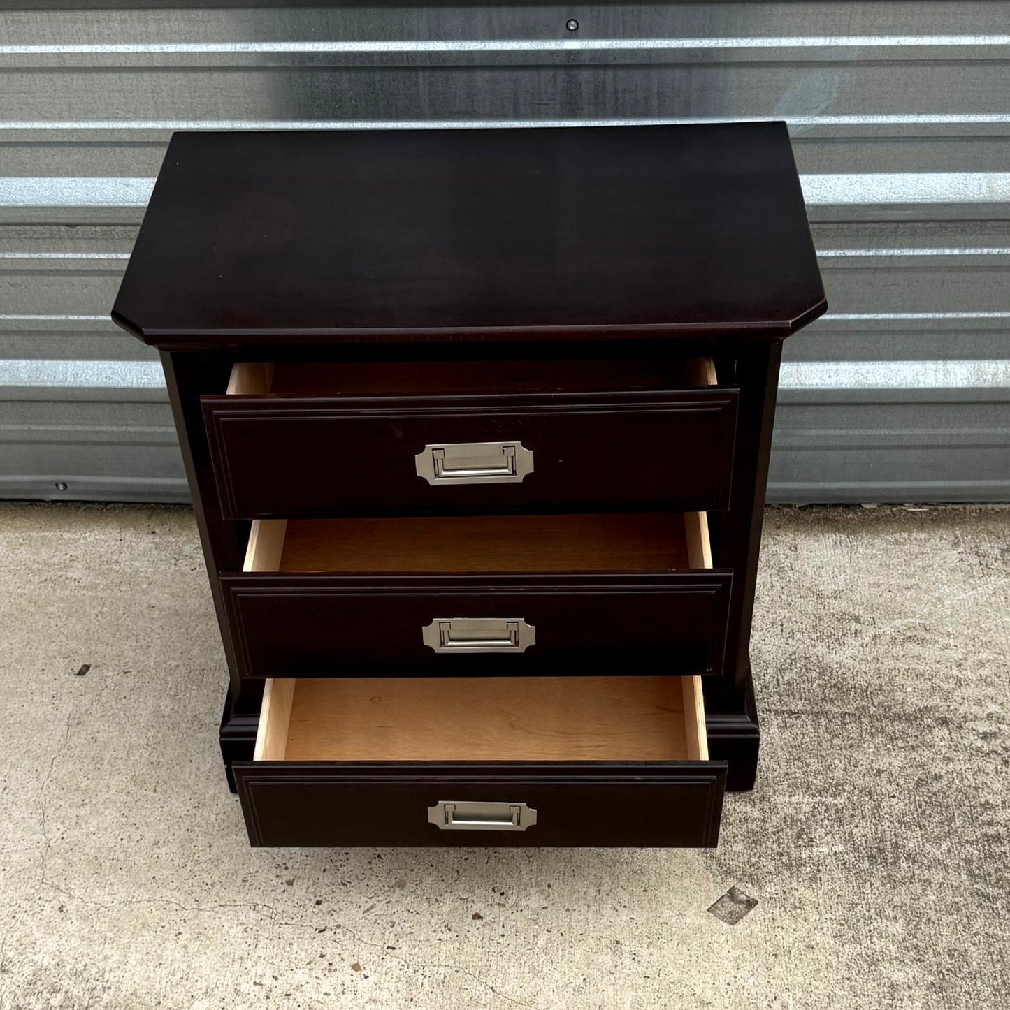 Bassett Pair of Nightstands