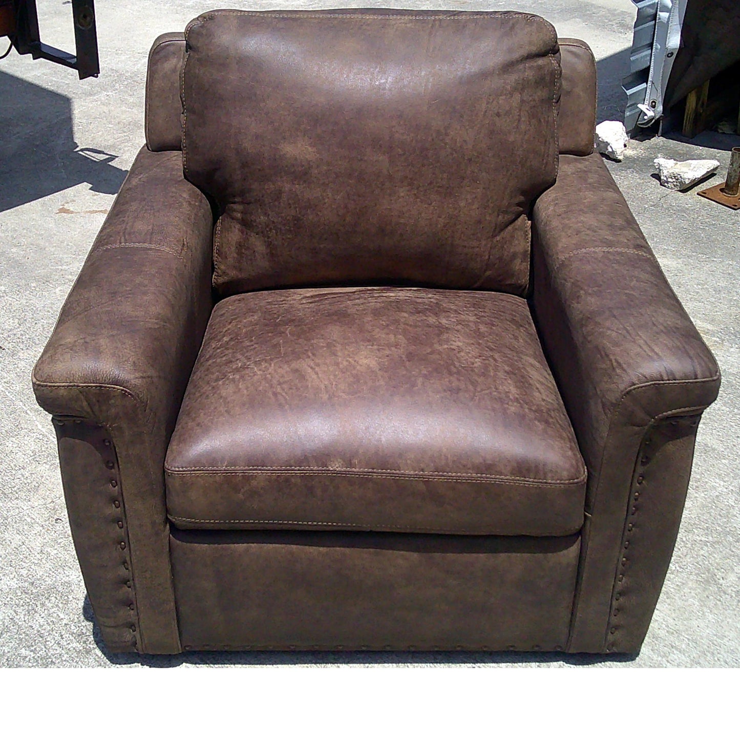 Swivel Club Chair