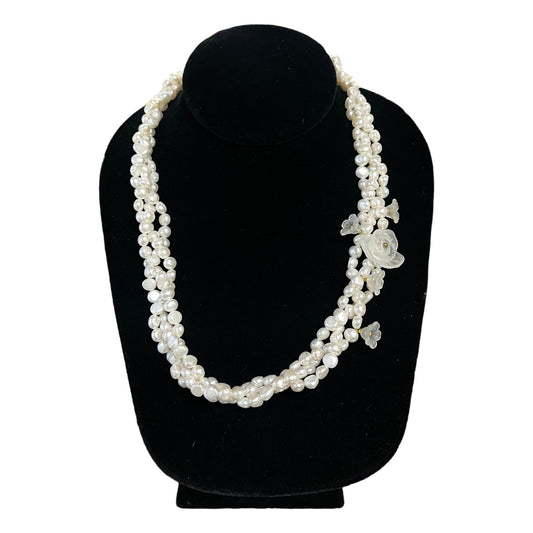 Flower Pearl Necklace