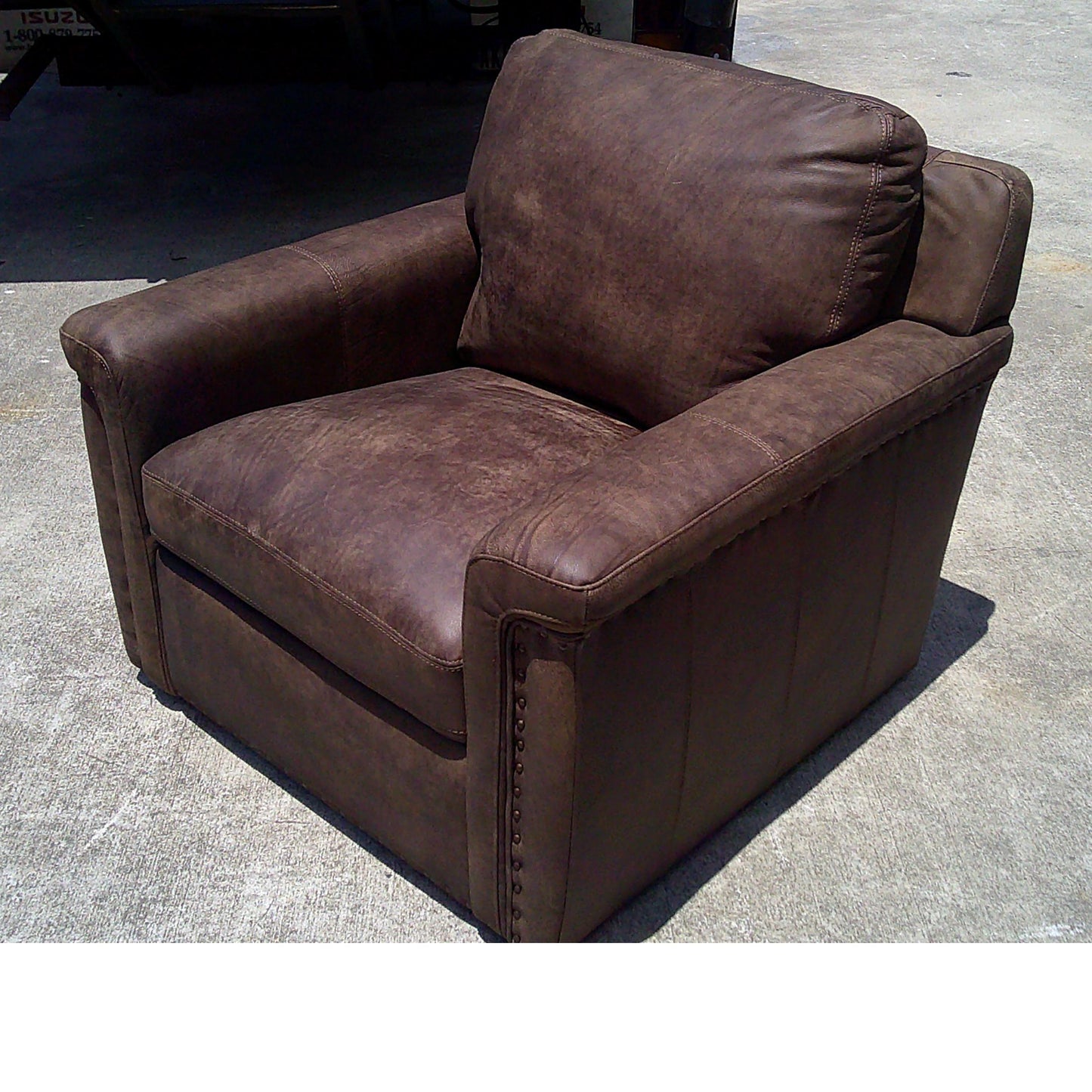 Swivel Club Chair