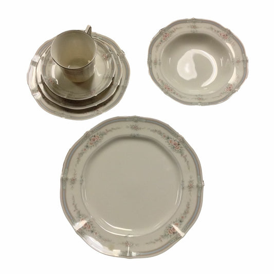 Set of 8 Rothschild Place Settings
