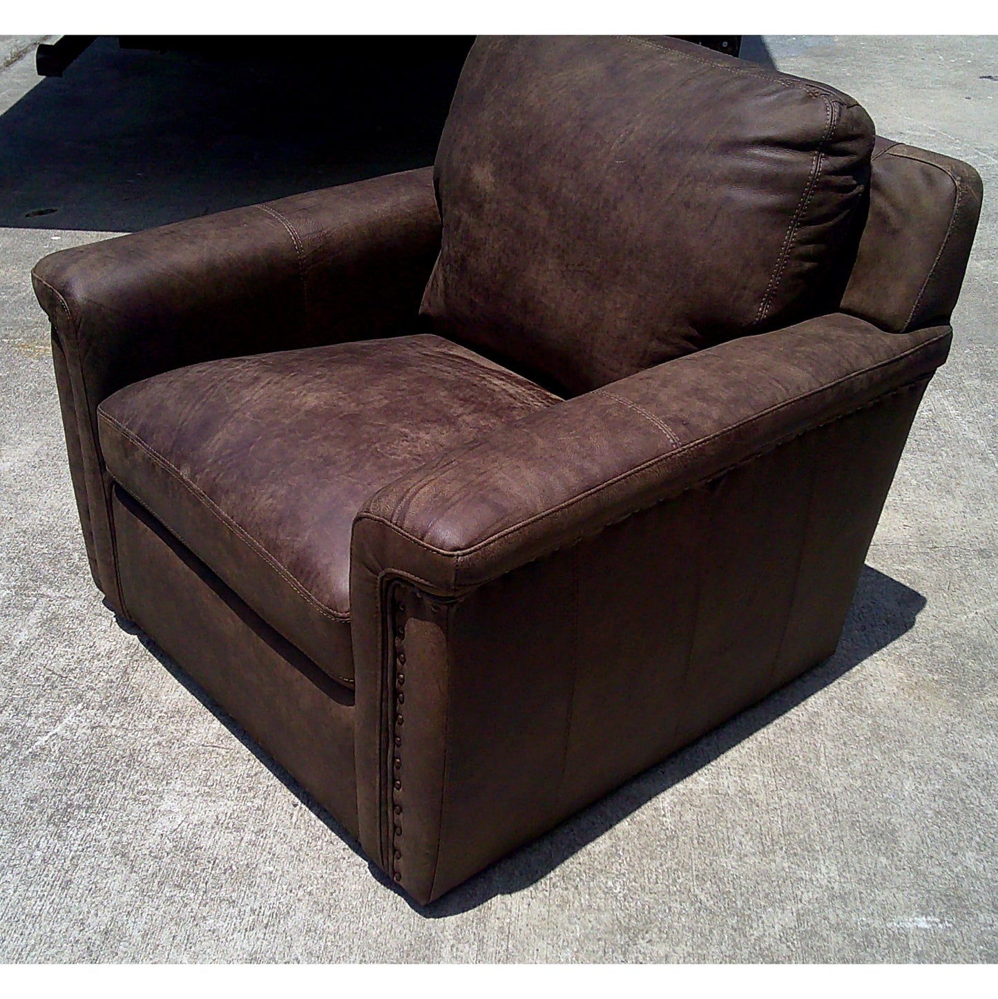 Swivel Club Chair